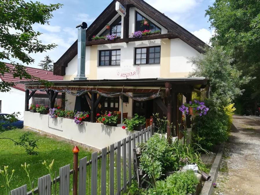 Penzion U Kostela Mláka Exterior photo